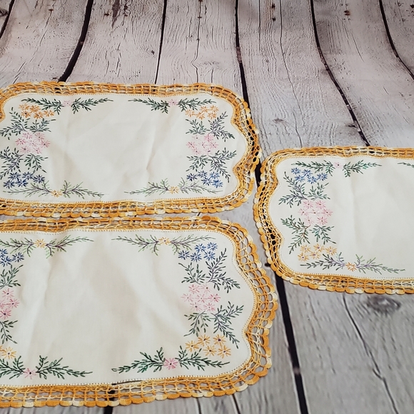 Other - Vintage place mat set of 5
